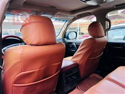 تۆیۆتا لاند کروزەر